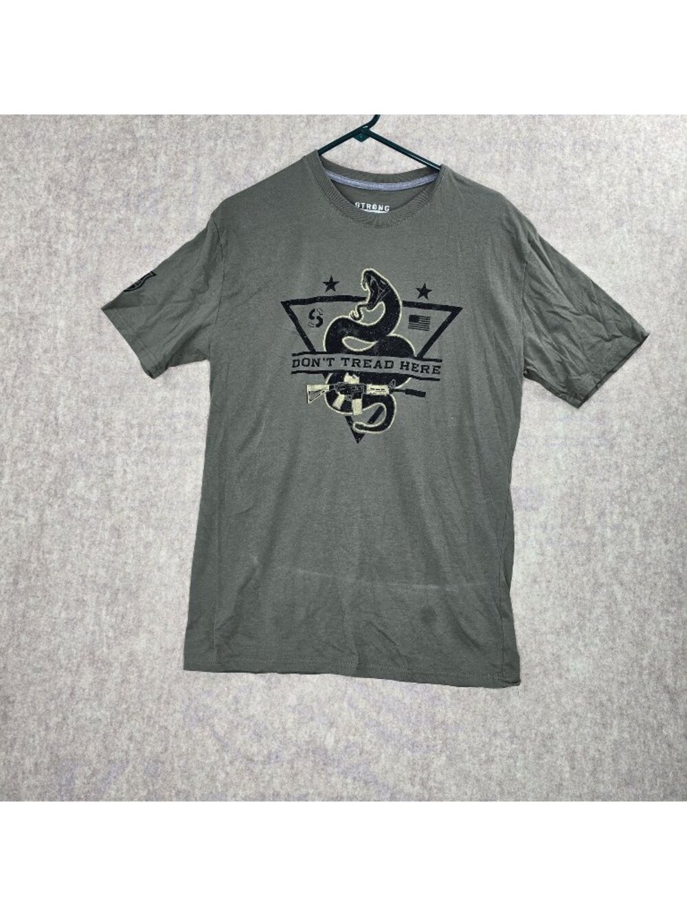 Lincoln Outfitters Strong Mens Medium T-Shirt  Green  Cotton Blend Size M